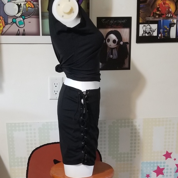 Awesome Side Tie Mini Skirt - Picture 2 of 6